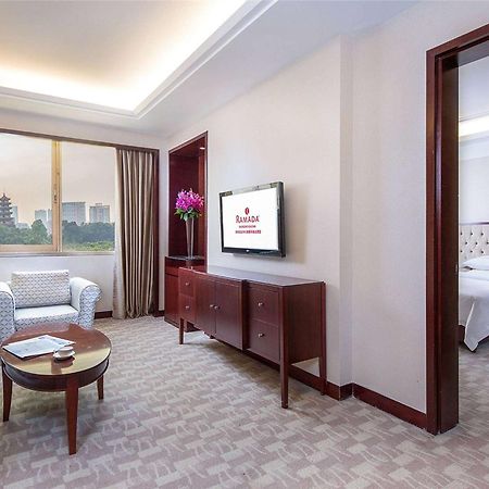 Ramada Shenzhen Baoan Hotel Buitenkant foto