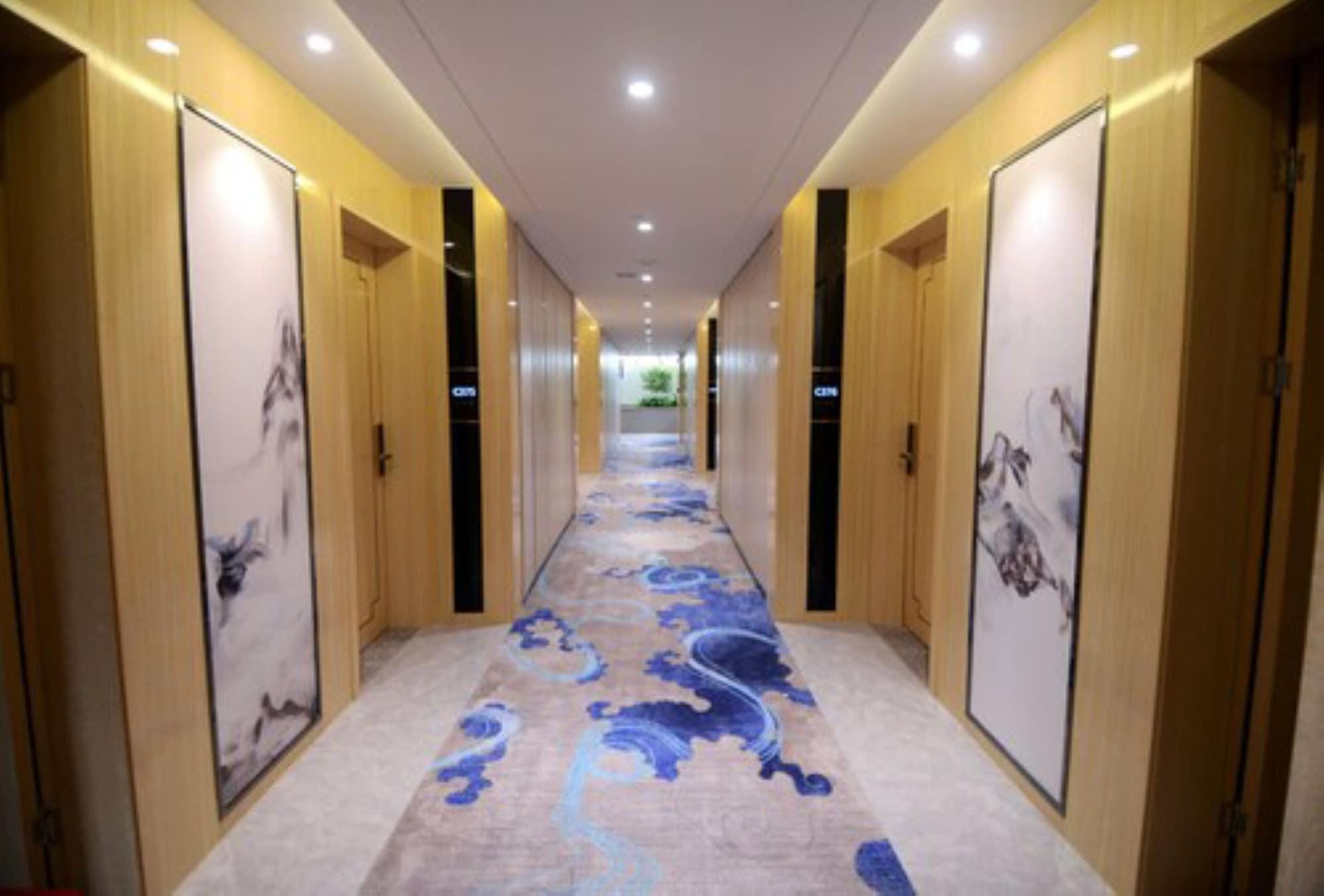 Ramada Shenzhen Baoan Hotel Buitenkant foto