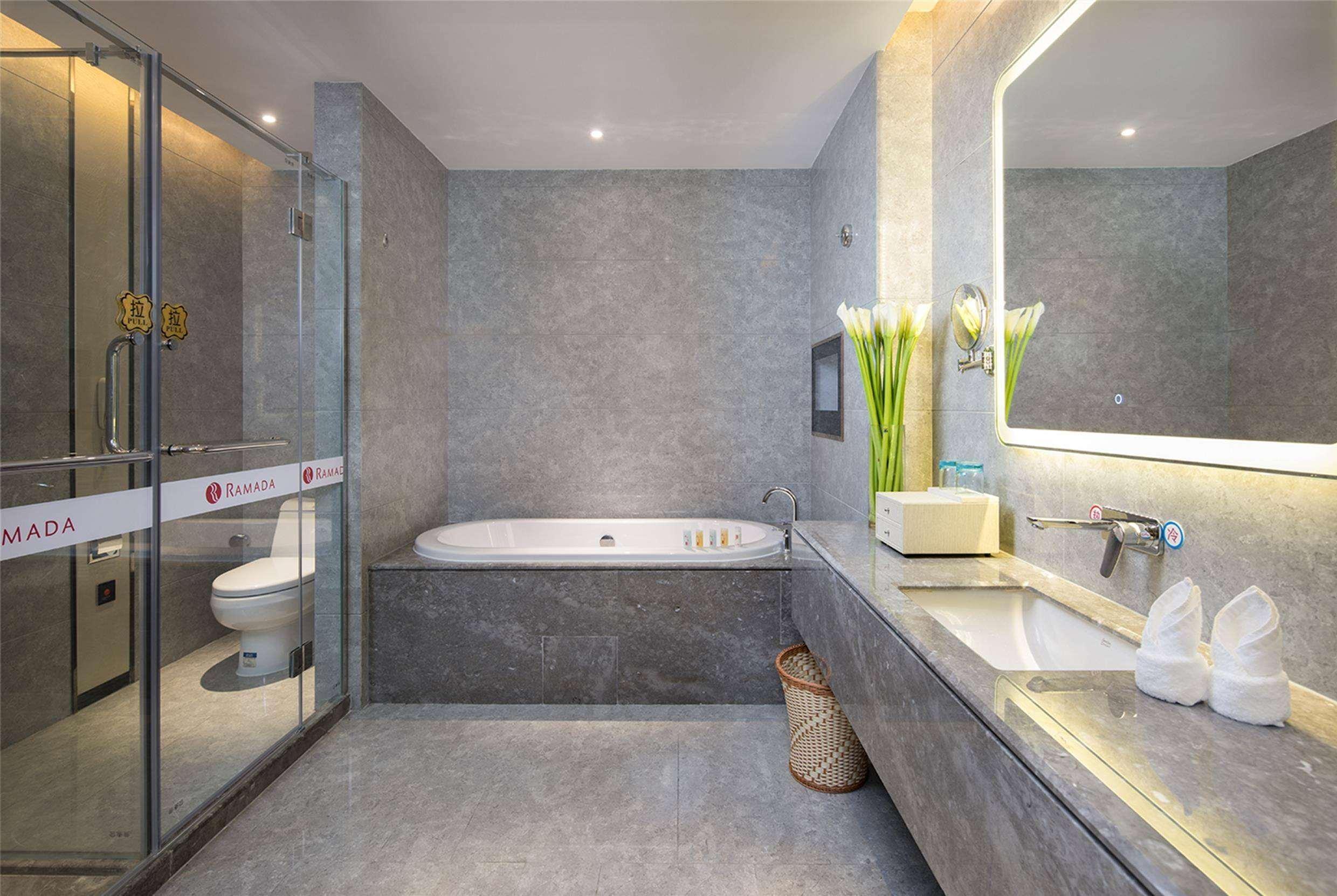 Ramada Shenzhen Baoan Hotel Buitenkant foto