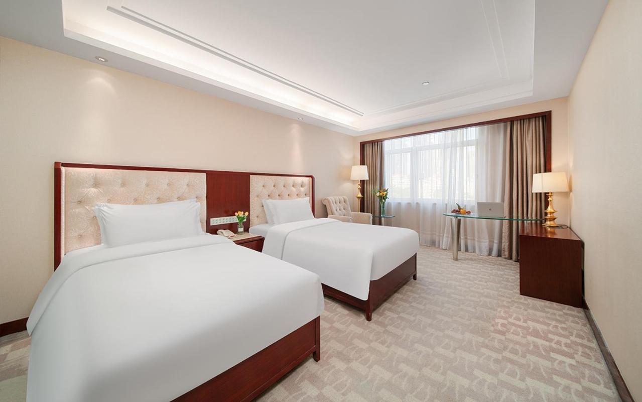 Ramada Shenzhen Baoan Hotel Buitenkant foto