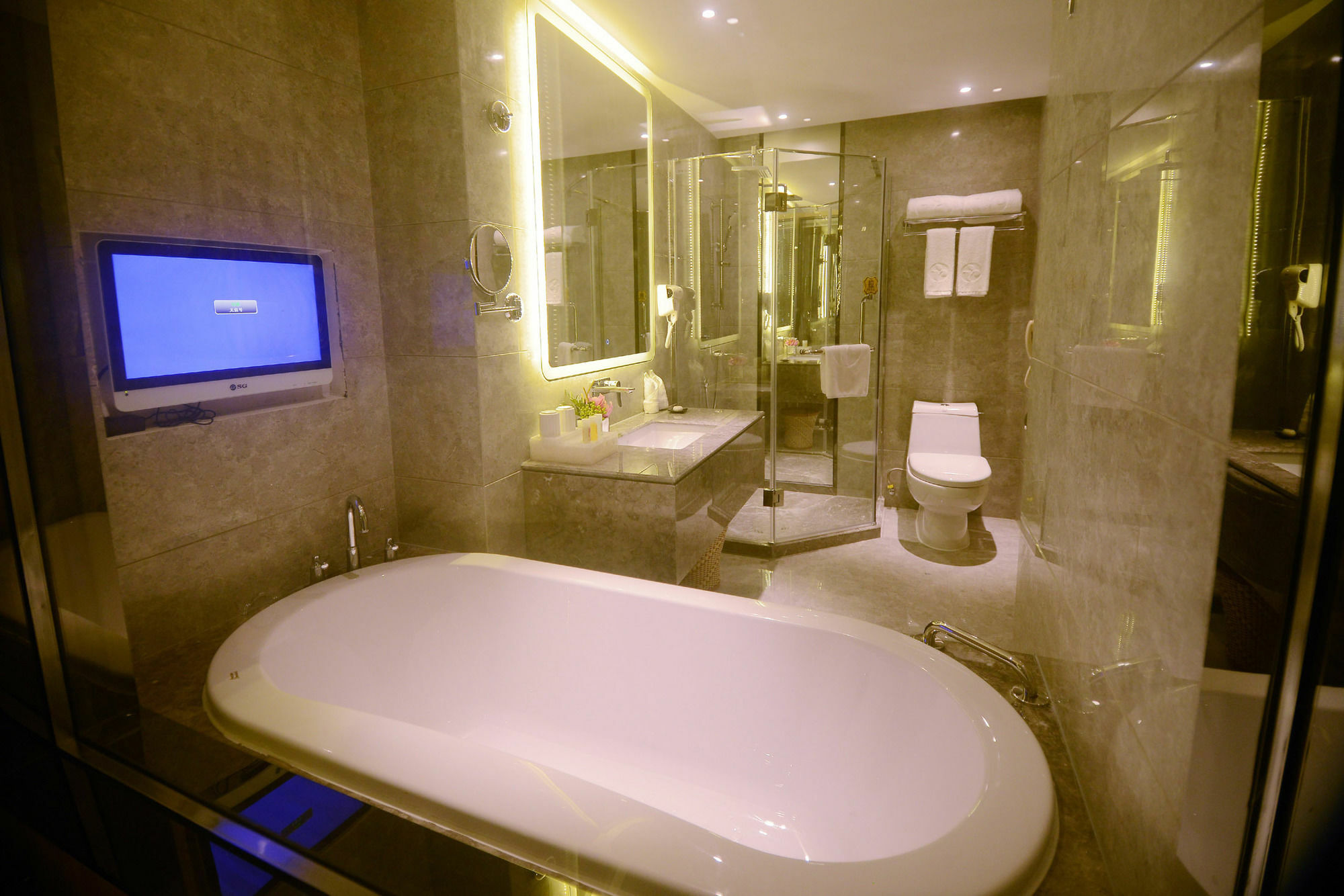 Ramada Shenzhen Baoan Hotel Buitenkant foto